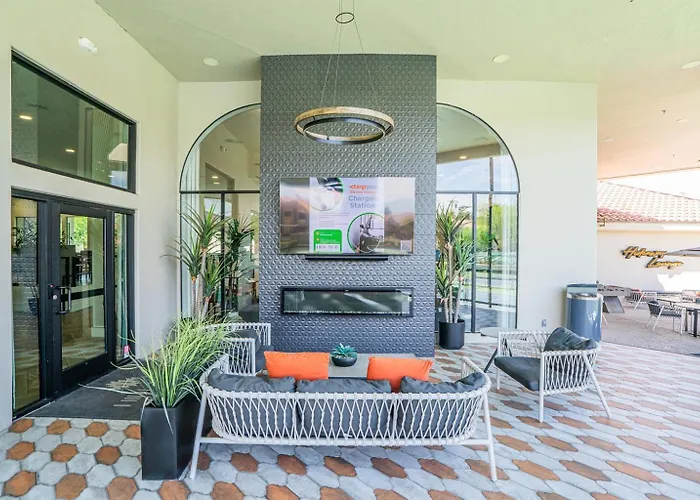 2 Min To Tpc & Local Events Arena & Fairway Hub Apartment Scottsdale